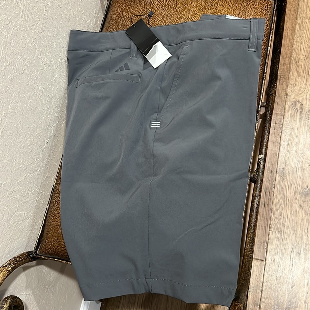Brand New Adidas Ultimate 365 Gray Lightweight Stretch Golf Activewear Shorts! - Picture 3 of 8
